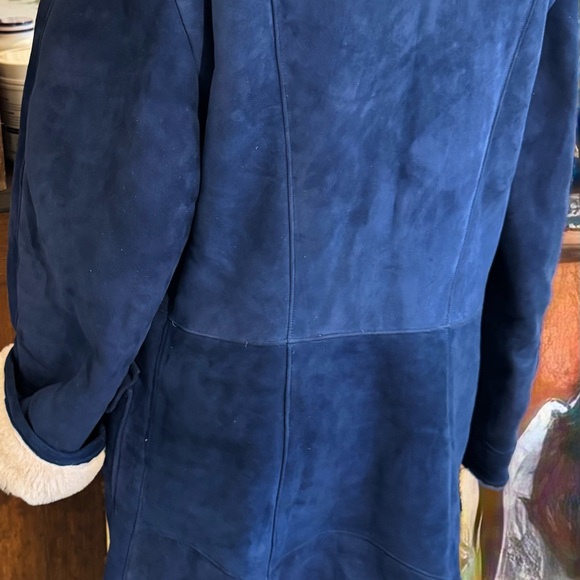 Vintage Blue Suede Coat! Shearling lining! Beautiful style and color! - Picture 4 of 14
